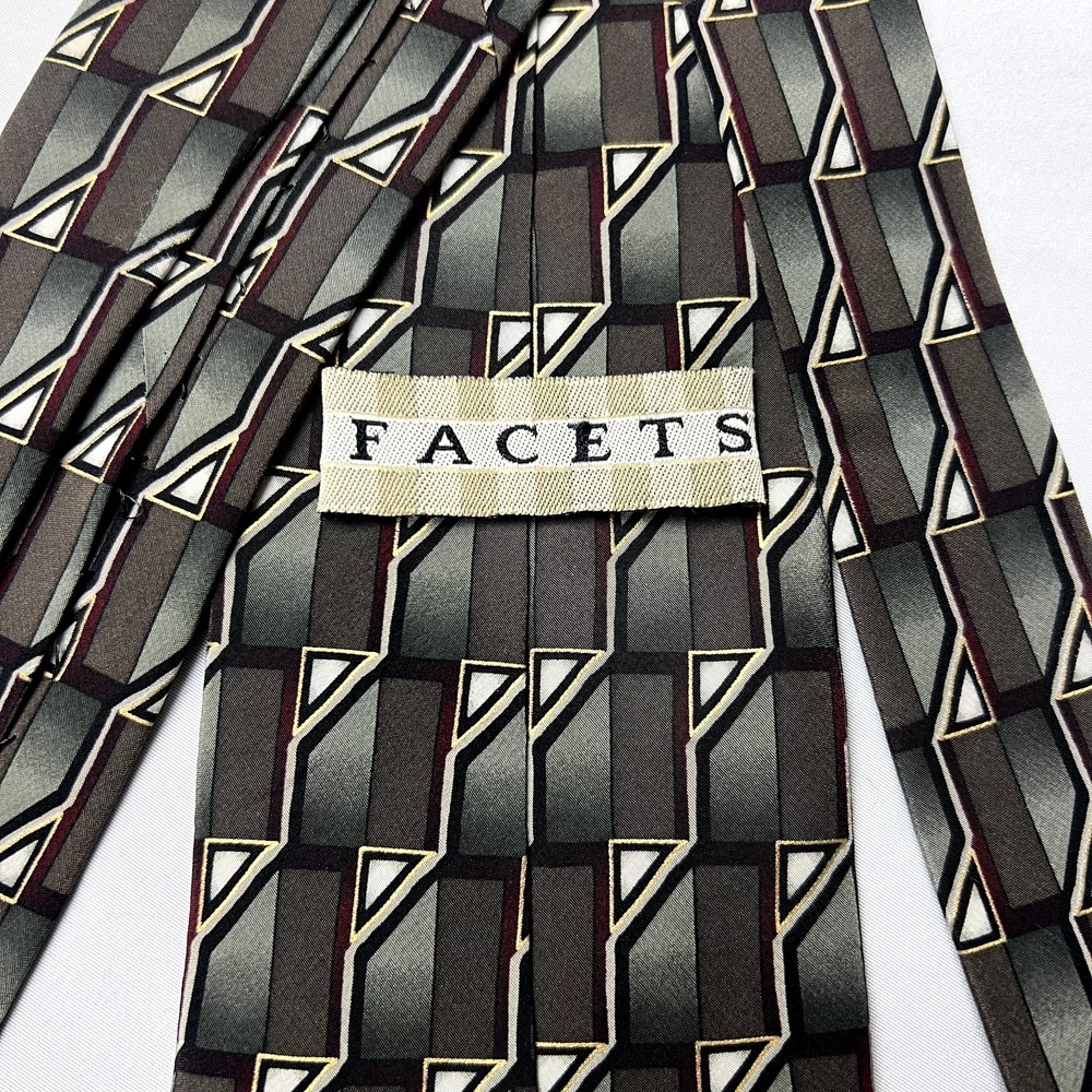 Facets Mens Silk Neck Tie Green Red‎ 56" Long 4" Wide Hand Sewn Geometric Square